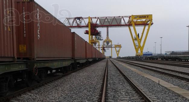Доставка грузов по ж/д в контейнерах в составе ускоренного контейнерного поезда